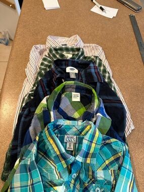 Set of 5 - long sleeve button up shirts - 5t